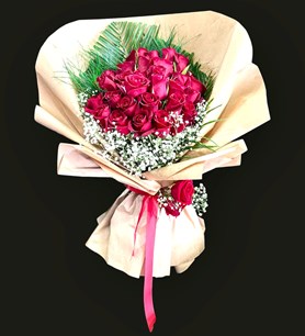  kırmızı gül buketi, karaman çiçek, romantik hediye, yıldönü