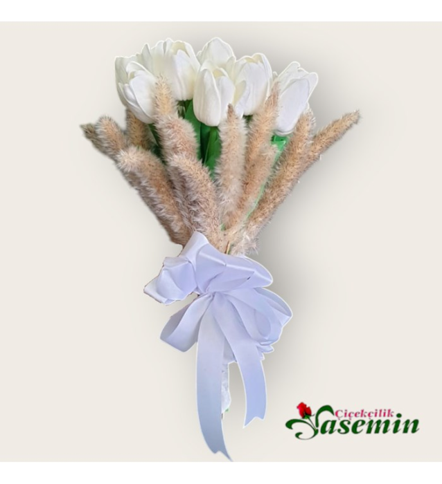 Beyazın Saflığı – Beyaz Lale ve Pampas Aranjmanı